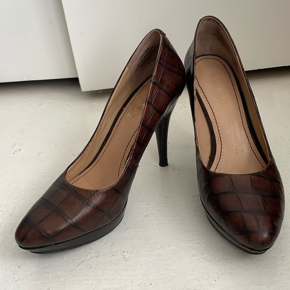 Nine West brown leather heels, size 7